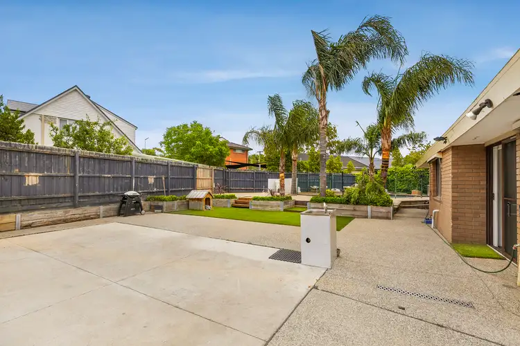 Sixth view of Homely house listing, 1 Mitta Court, Keilor VIC 3036
