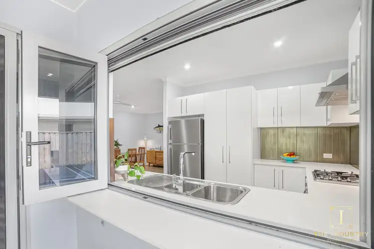 19 Moore Road, Smithfield QLD 4878