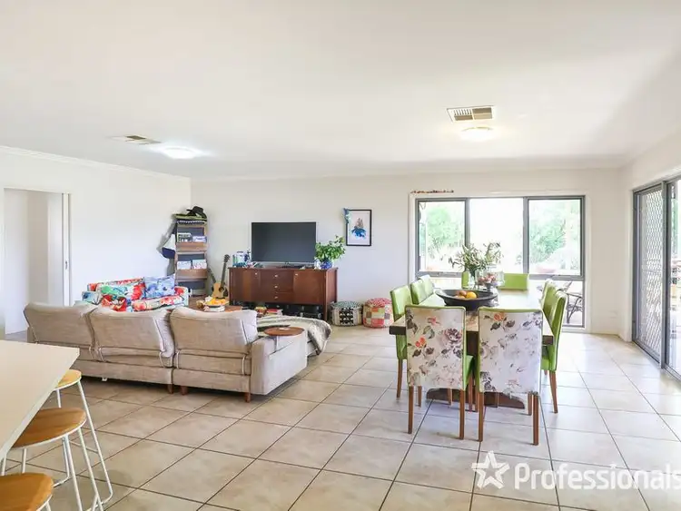 Fifth view of Homely house listing, 521 Walnut Avenue, Mildura VIC 3500