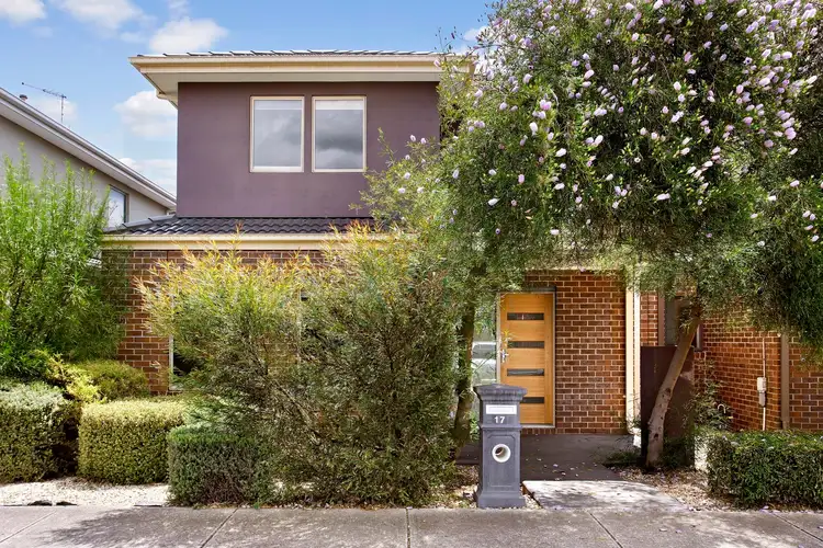 17 Riverside Drive, South Morang VIC 3752