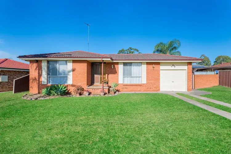 10 Moore Street, St Clair NSW 2759