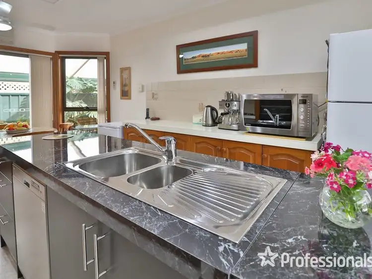 Fifth view of Homely house listing, 12 Smith Close, Mildura VIC 3500