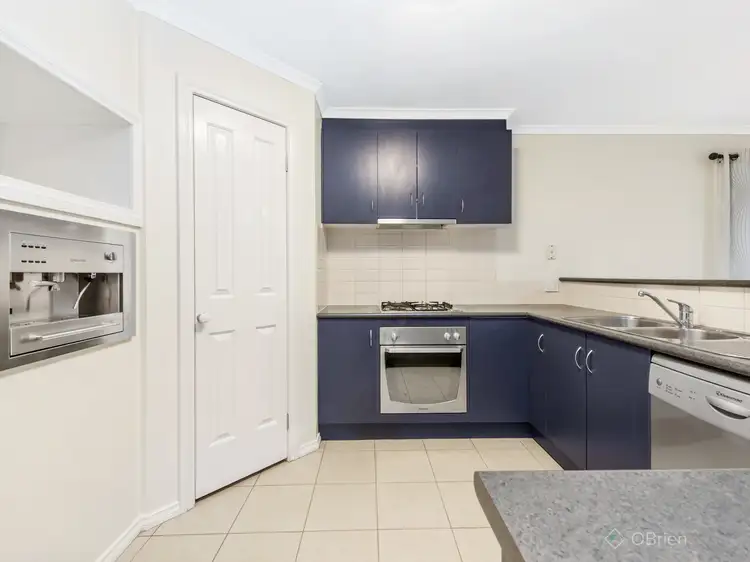 Sixth view of Homely house listing, 2 Gum Place, Pakenham VIC 3810