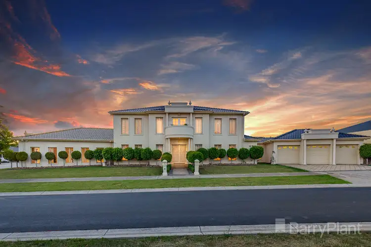 10 Sovereign Way, Hillside VIC 3037