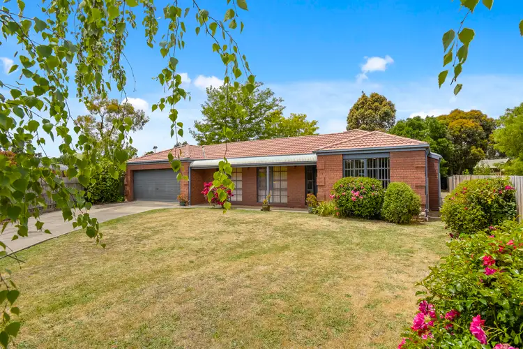 13 Vista Close, Gisborne VIC 3437