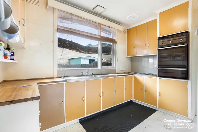 Fifth view of Homely house listing, 2 Riviera Street, Mount Waverley VIC 3149