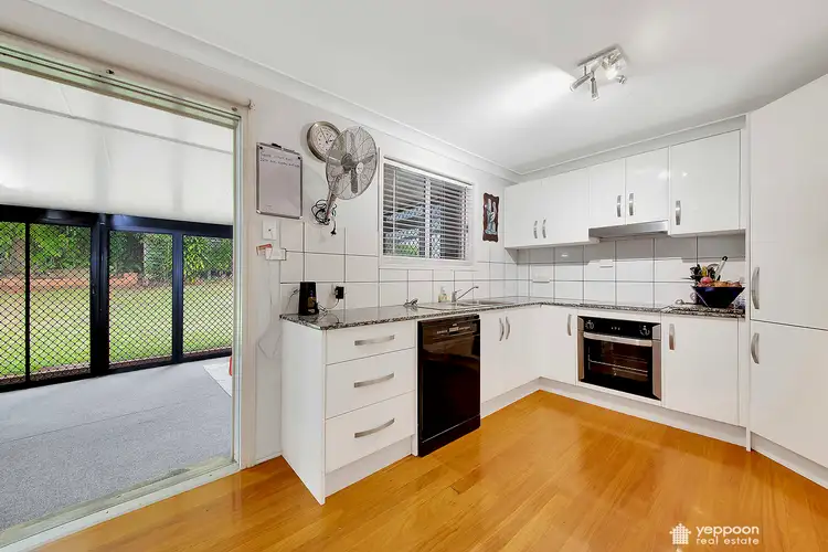 16 Clayton Road, Lammermoor QLD 4703