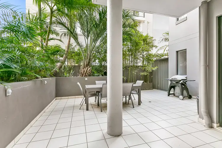 Third view of Homely apartment listing, 3/10 Oaks Avenue, Dee Why NSW 2099