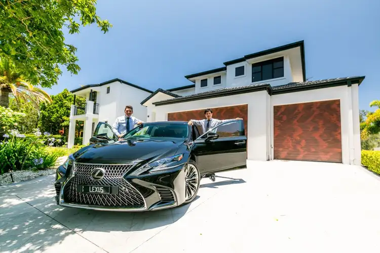 4 Istana View, Clear Island Waters QLD 4226