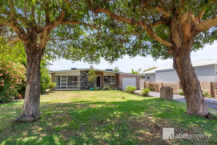 8 Willow Road, Woodlands WA 6018