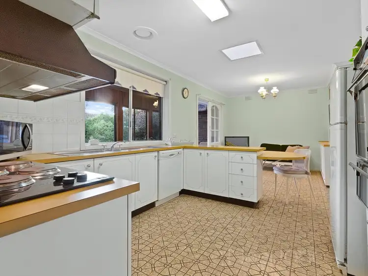 Second view of Homely house listing, 7 Winnette Court, Ringwood VIC 3134