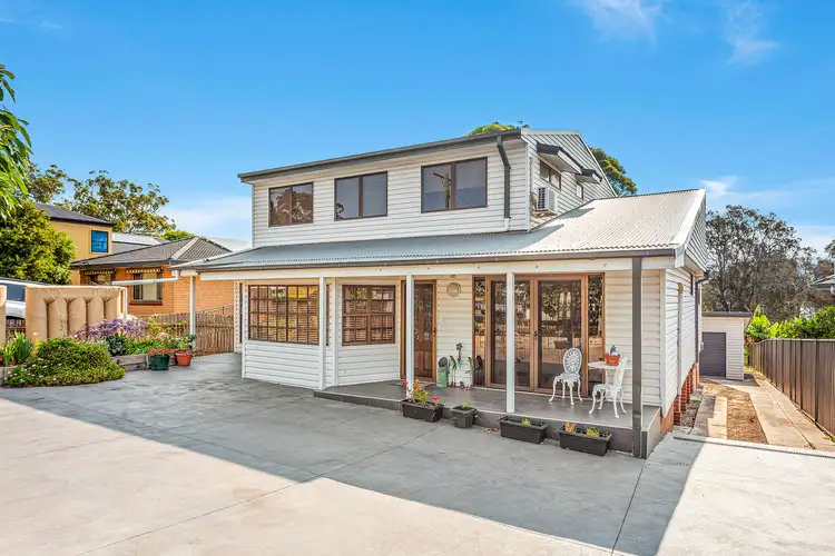 11 Horsley Road, Oak Flats NSW 2529