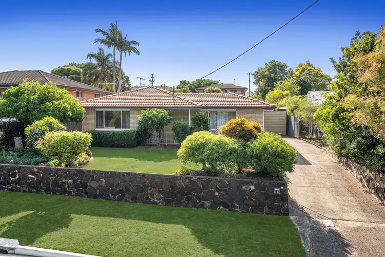 25 Hardwick Street, Wynnum West QLD 4178