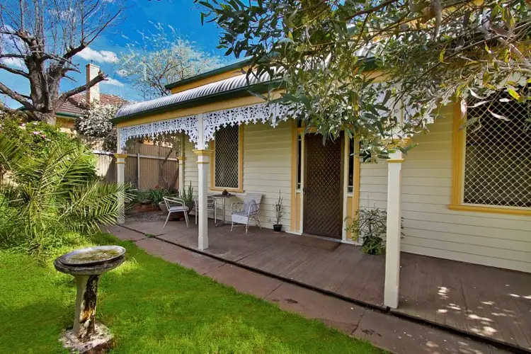 12 Graham Street, Quarry Hill VIC 3550