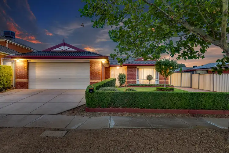 32 Pilgrim Drive, Hillside VIC 3037