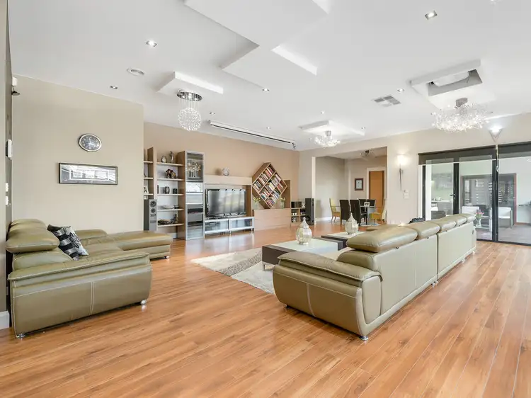 14 Greenview Terrace, Keysborough VIC 3173