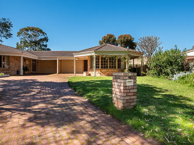 2/1 Glenroy Close, Halls Head WA 6210