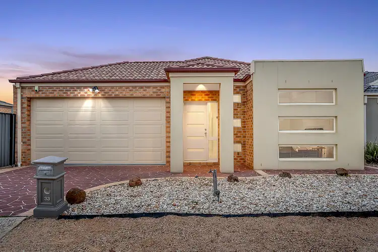 33 Mareeba Way, Craigieburn VIC 3064