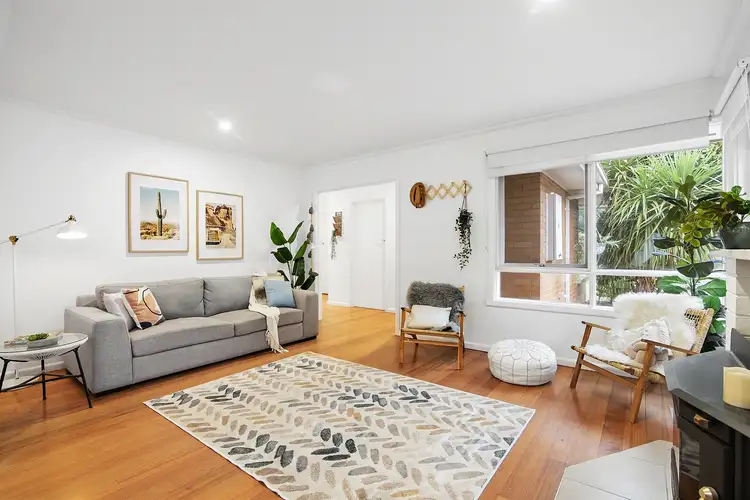 Second view of Homely house listing, 6 Jasmine Court, Frankston VIC 3199