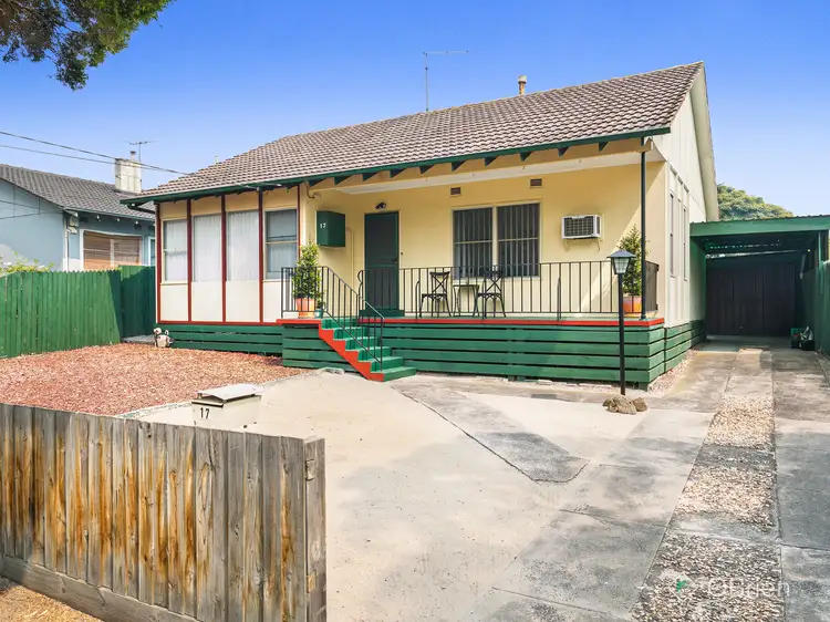 17 Norfolk Crescent, Frankston North VIC 3200