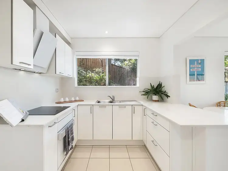 Third view of Homely unit listing, 10/82 Pacific Parade, Dee Why NSW 2099