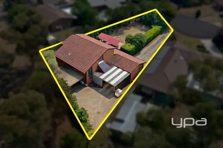 Third view of Homely house listing, 2 Lytham Court, Sunbury VIC 3429