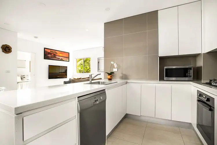 Third view of Homely unit listing, 3/30 Pacific Parade, Dee Why NSW 2099