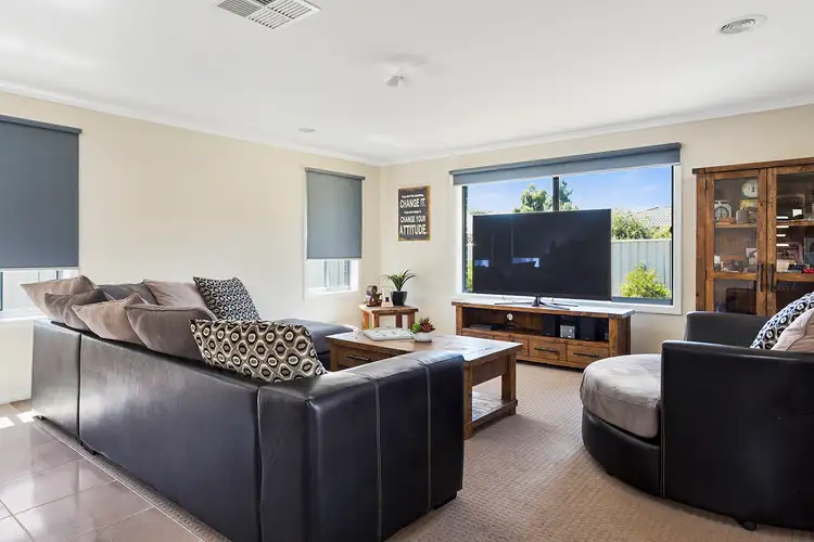 Third view of Homely house listing, 2 Cobb Court, Kangaroo Flat VIC 3555