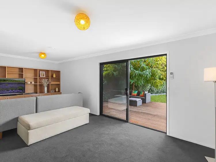 Sixth view of Homely house listing, 2/14 Bindel Place, Aranda ACT 2614