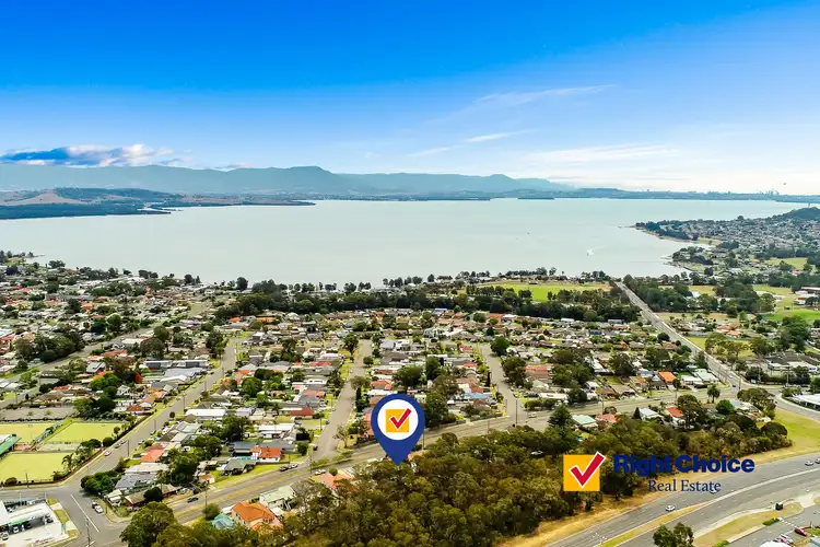 110 Lake Entrance Road, Oak Flats NSW 2529