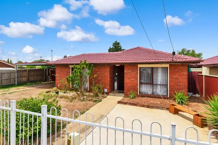 16 Thornbill Drive, Werribee VIC 3030