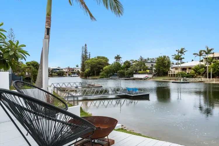 1 Sara Avenue, Broadbeach Waters QLD 4218