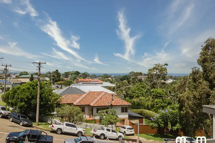 6 Mountain Avenue, Woonona NSW 2517