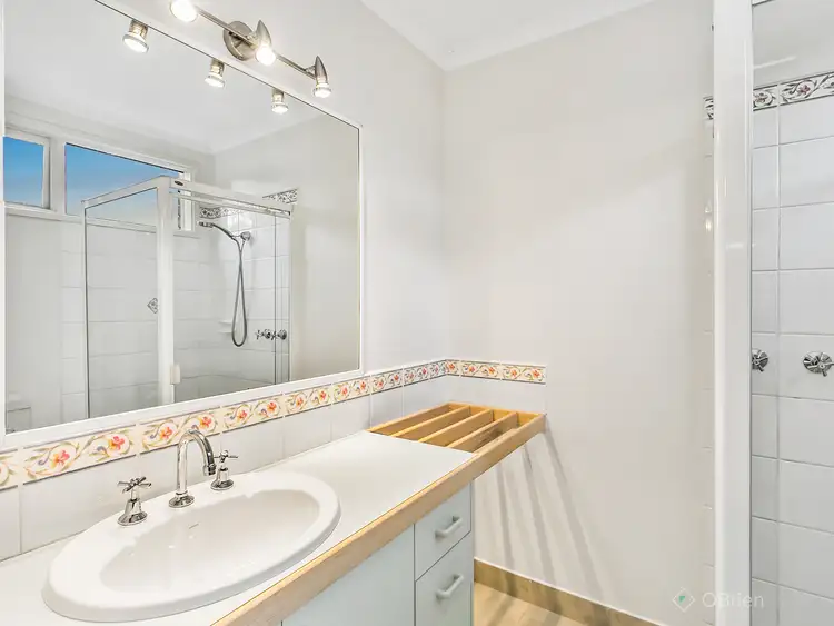 Fifth view of Homely house listing, 10 Leonard Avenue, Berwick VIC 3806