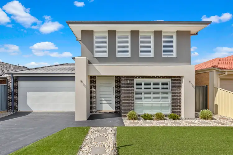 15 Caro Way, Fraser Rise VIC 3336