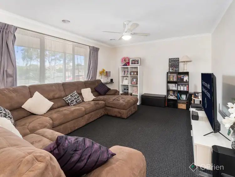 Second view of Homely house listing, 3 Rowellyn Avenue, Carrum Downs VIC 3201