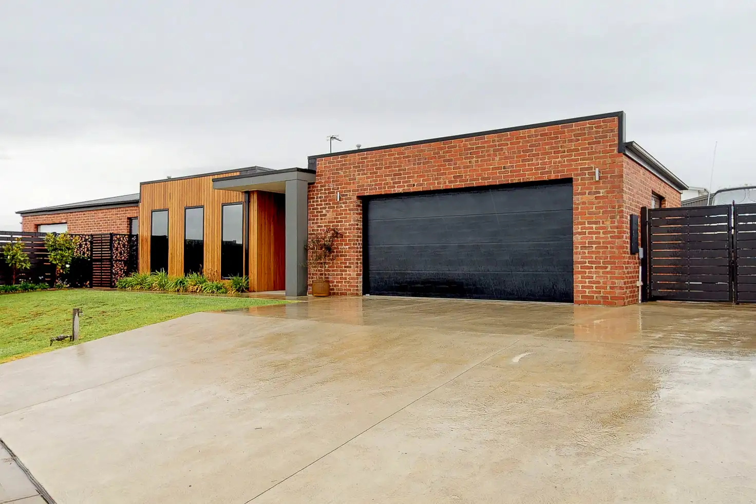 Main view of Homely house listing, 6 Tudor Court, Traralgon VIC 3844