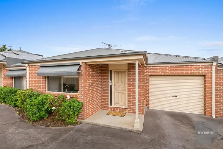 2/27 Roch Court, Ballan VIC 3342