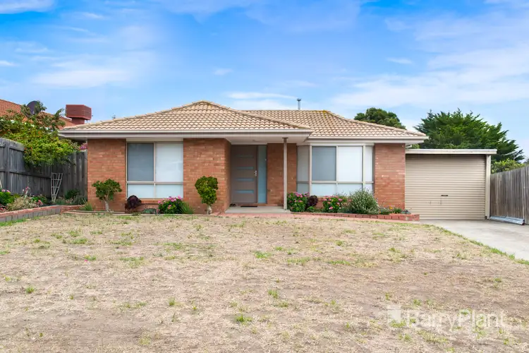 11 Peppermint Grove, Meadow Heights VIC 3048