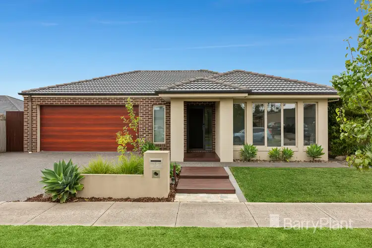 30 Charlbury Crescent, Cranbourne North VIC 3977