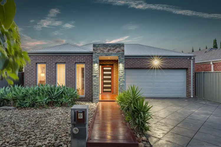 6 Counihan Avenue, Caroline Springs VIC 3023