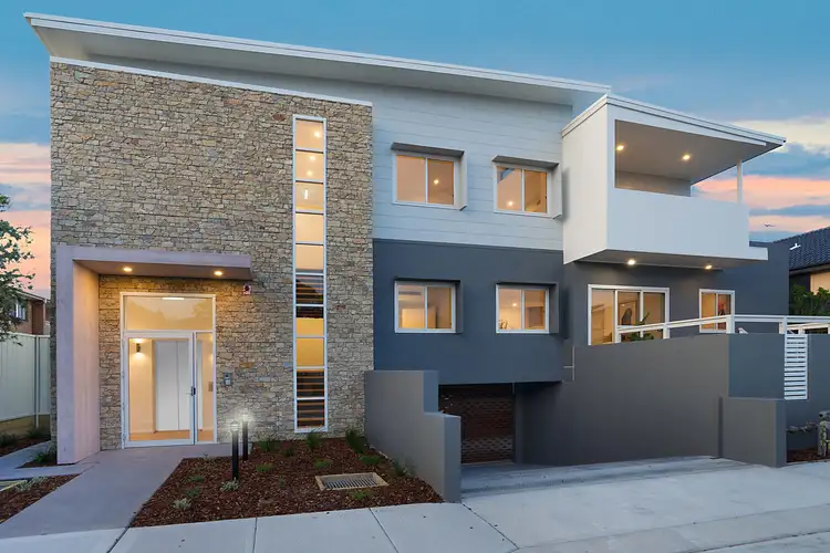 Second view of Homely apartment listing, 4/2 Winsor Street, Merewether NSW 2291