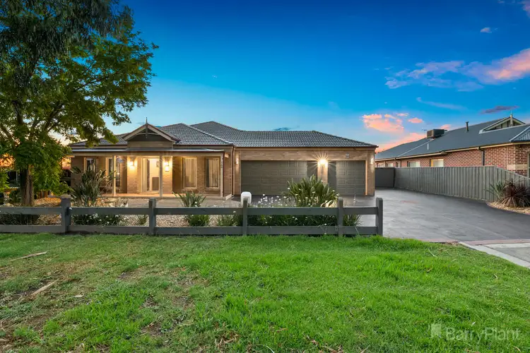 12 Glover Close, Pakenham VIC 3810