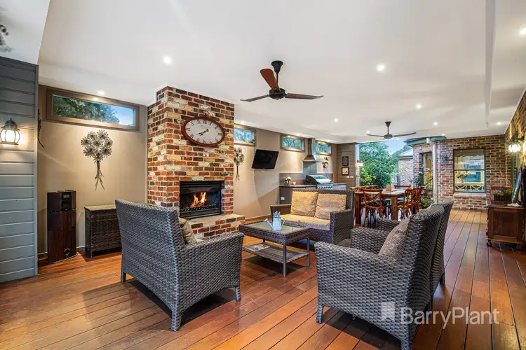5 Maygrand Close, Kilsyth South VIC 3137