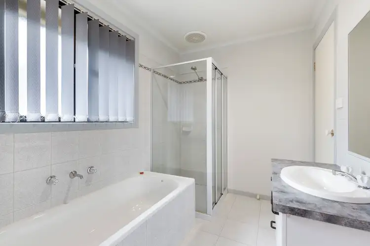 Sixth view of Homely unit listing, 4 Oncidium Gardens, Keilor Downs VIC 3038