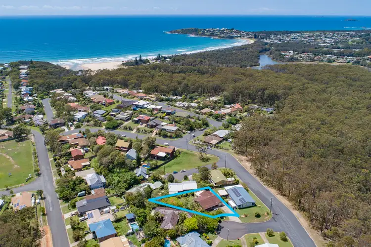 9 Leplaw Close, Safety Beach NSW 2456