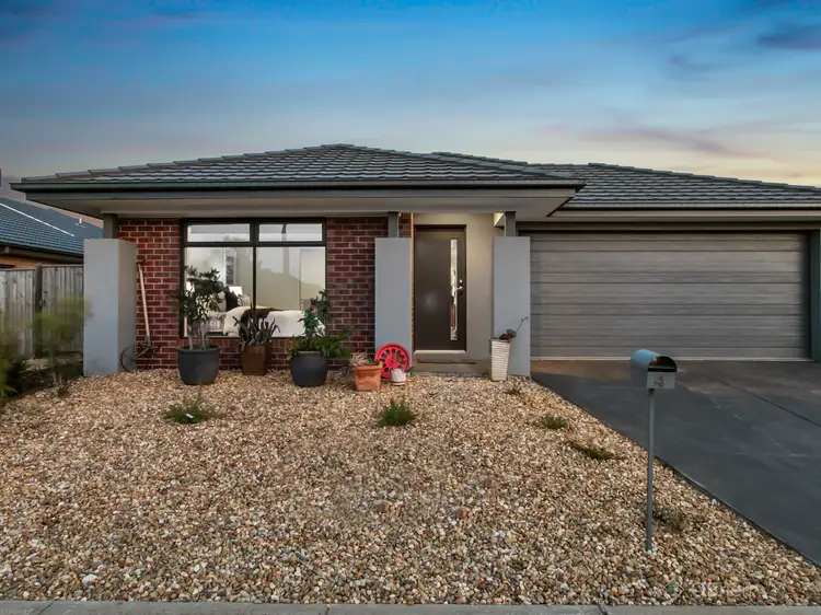 4 Pasadena Boulevard, Clyde VIC 3978