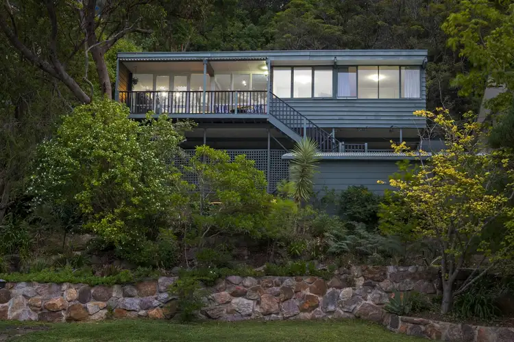 33 Northumberland Avenue, Mount Colah NSW 2079