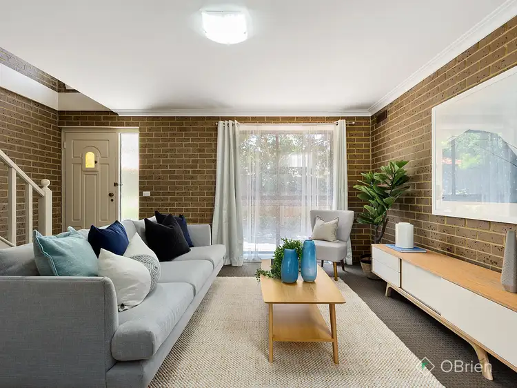 2/9 Station Street, Blackburn VIC 3130