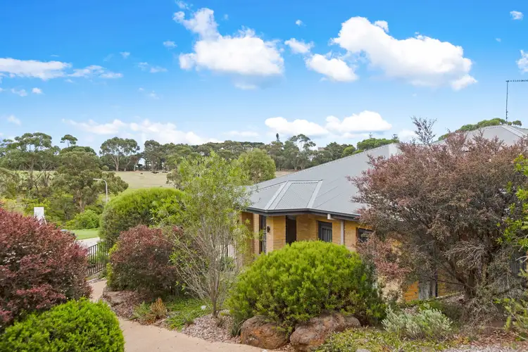 6 McAuliffe Close, Mount Eliza VIC 3930